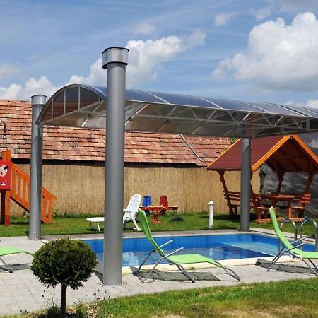 Arany Szőlő Wellness Apartmanház Apartamento Hévíz Exterior foto